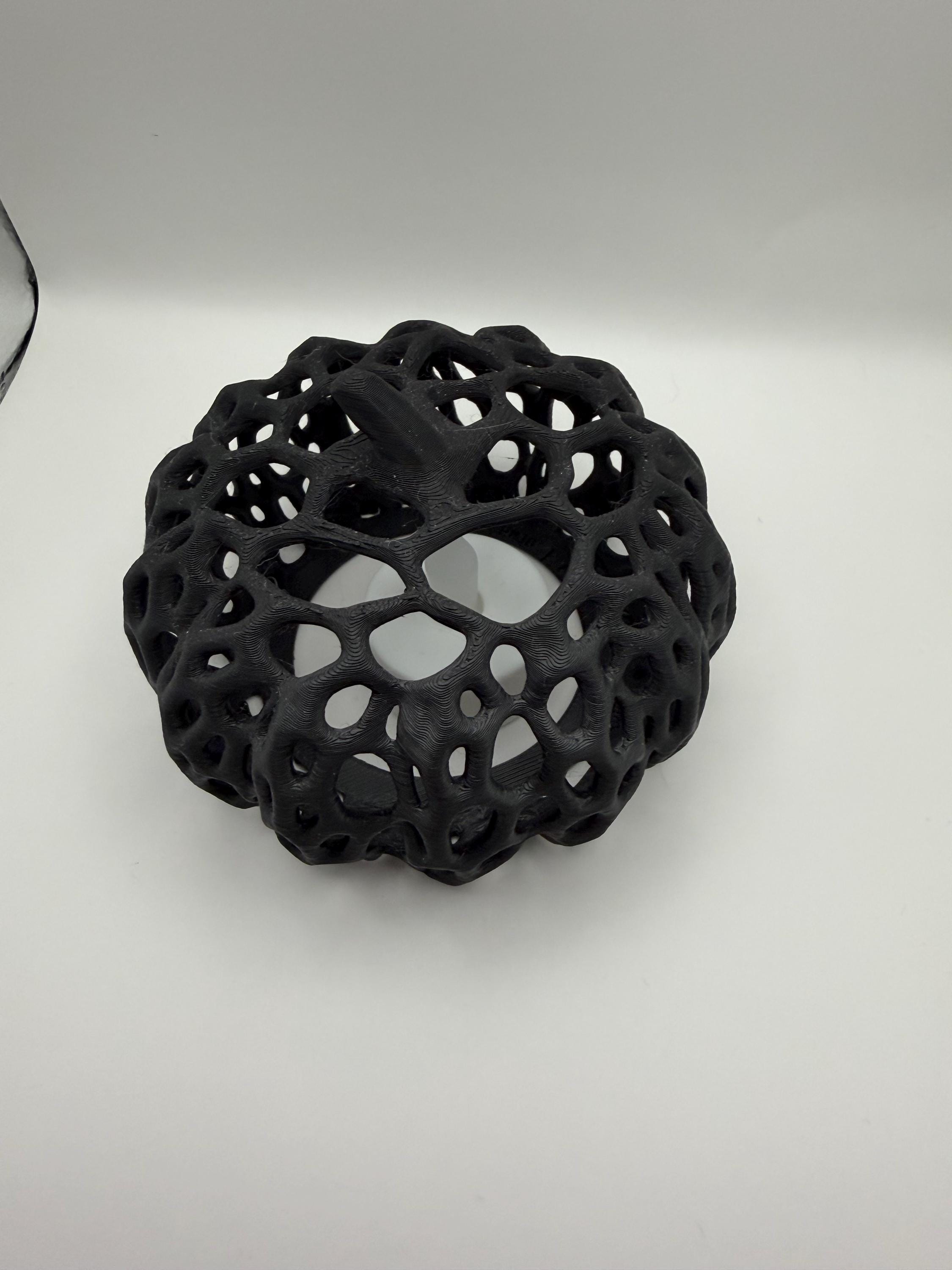 3D Printed Veroni-Style Pumpkin Tea Light Holder