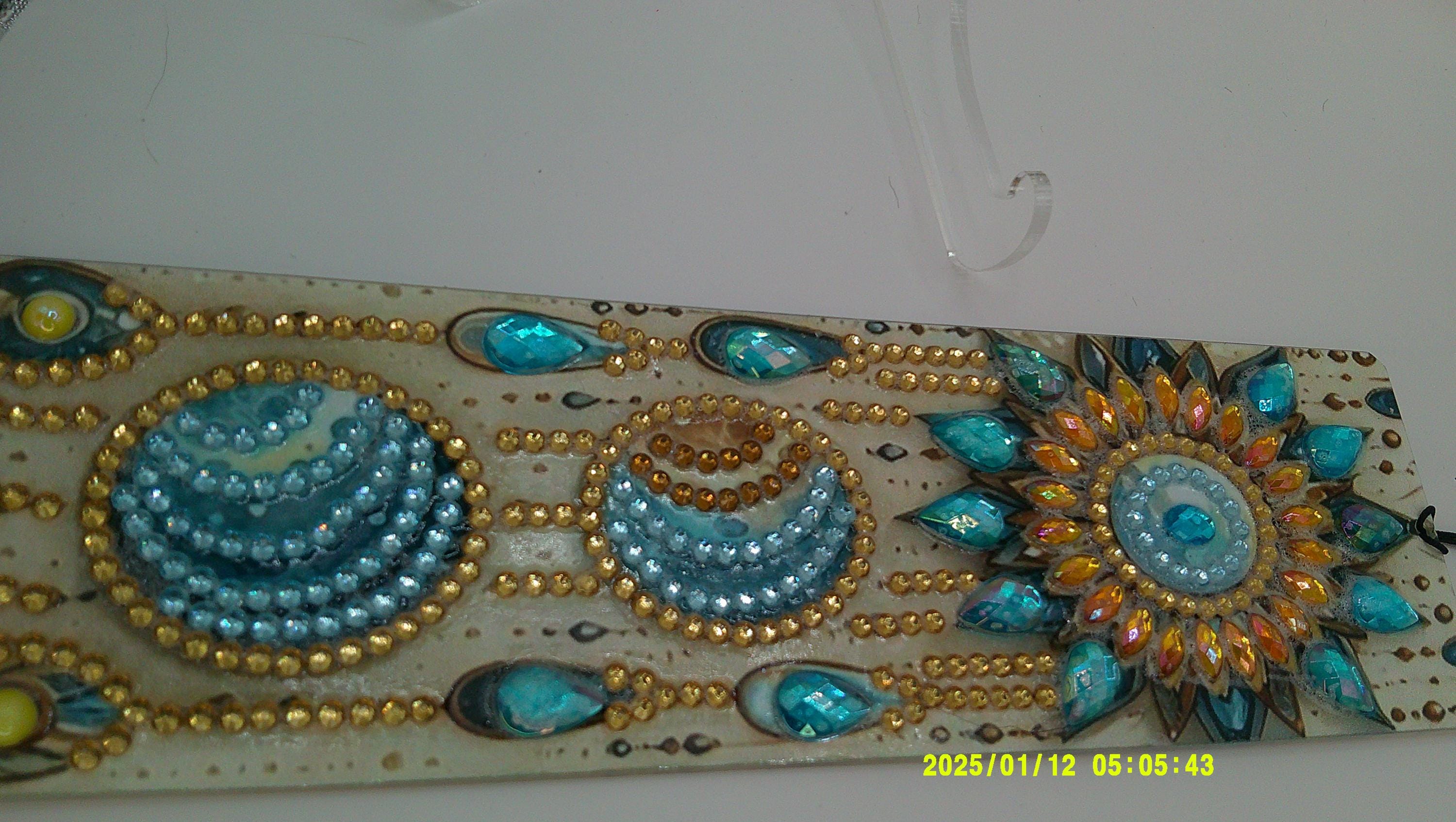 Floral & Circle Pattern Rhinestone Plaque | Artistic Gem Decor