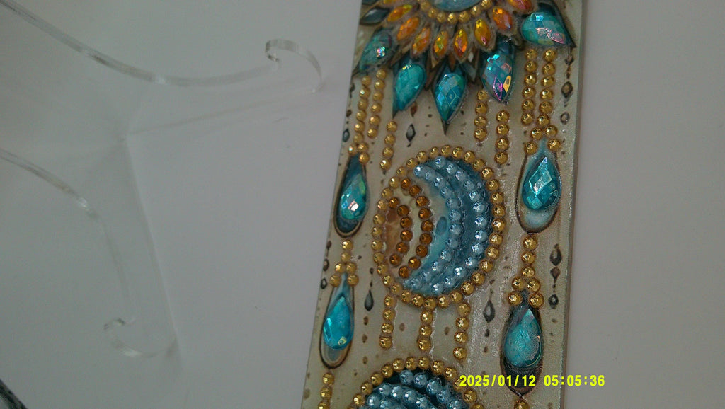 Floral & Circle Pattern Rhinestone Plaque | Artistic Gem Decor