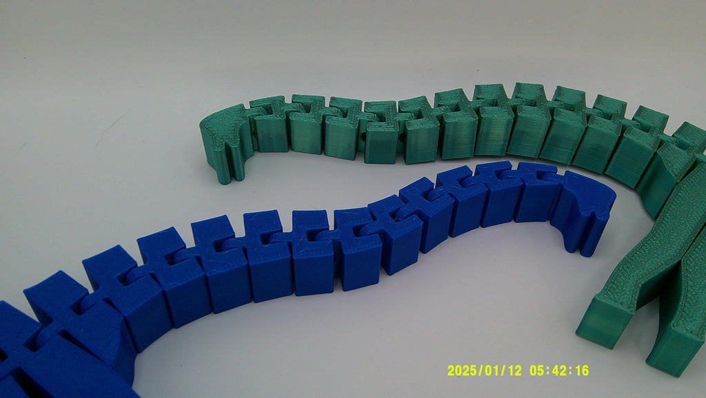 Articulated Long-Neck Dinosaur Critter, 3D Printed Toy, Flexible Dragon Figurine
