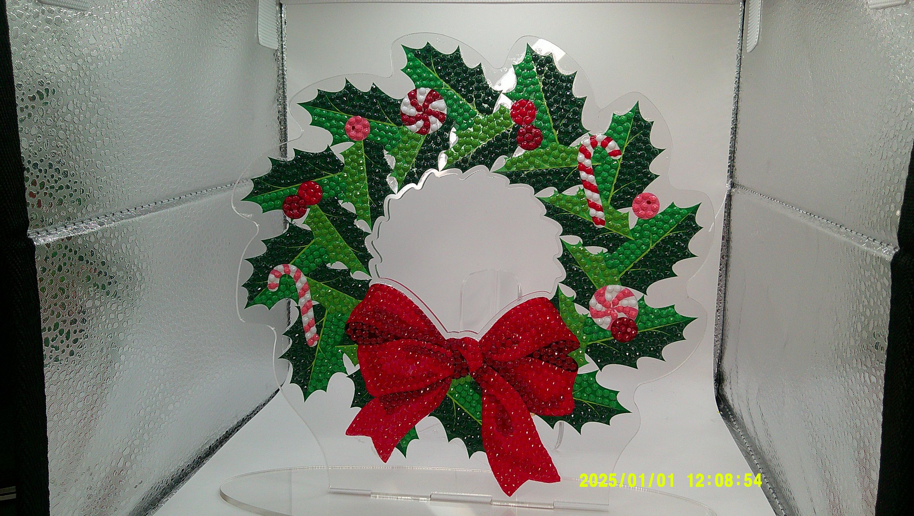 Peppermint Holly Wreath Diamond Art Decoration