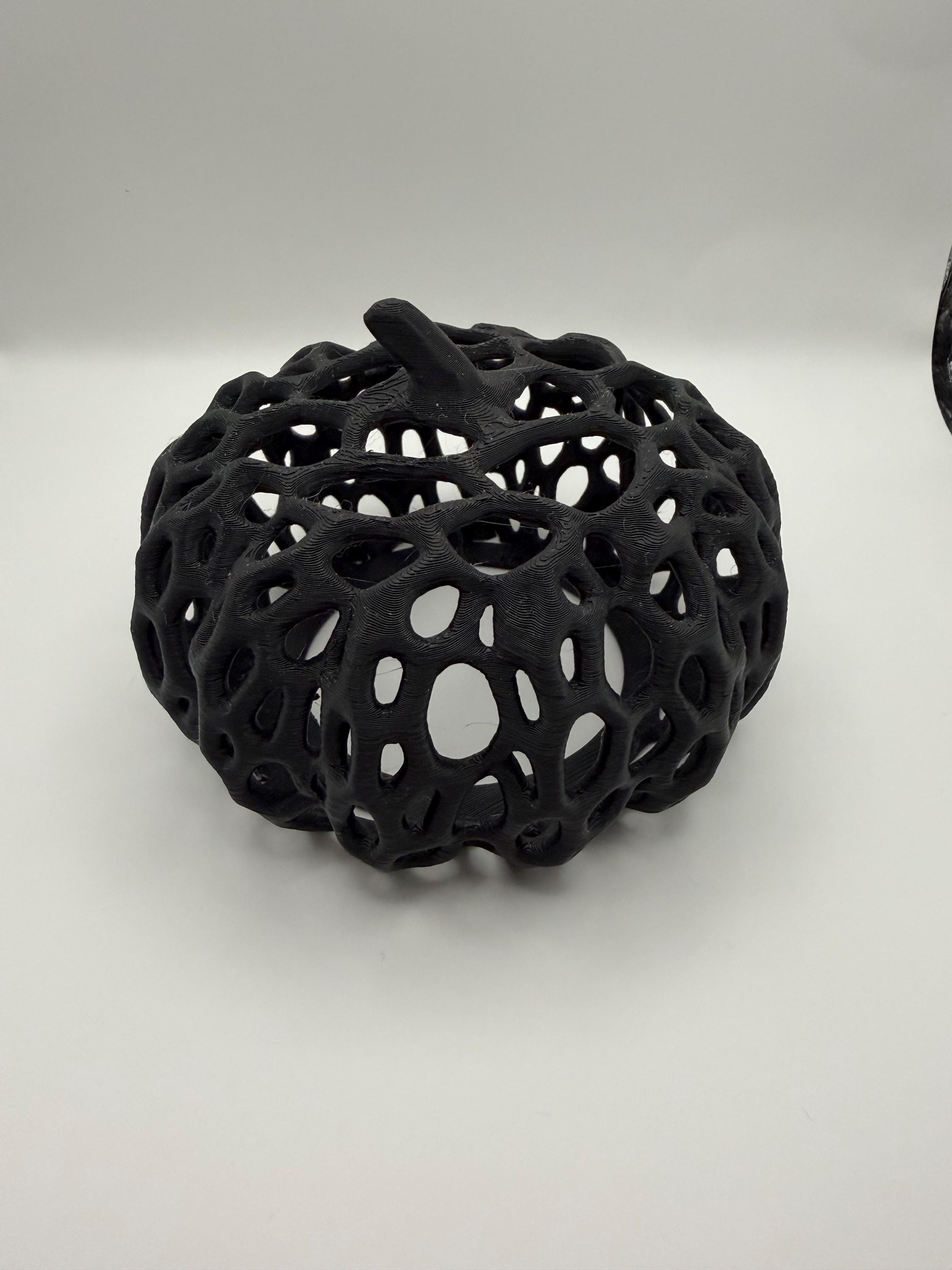 3D Printed Veroni-Style Pumpkin Tea Light Holder