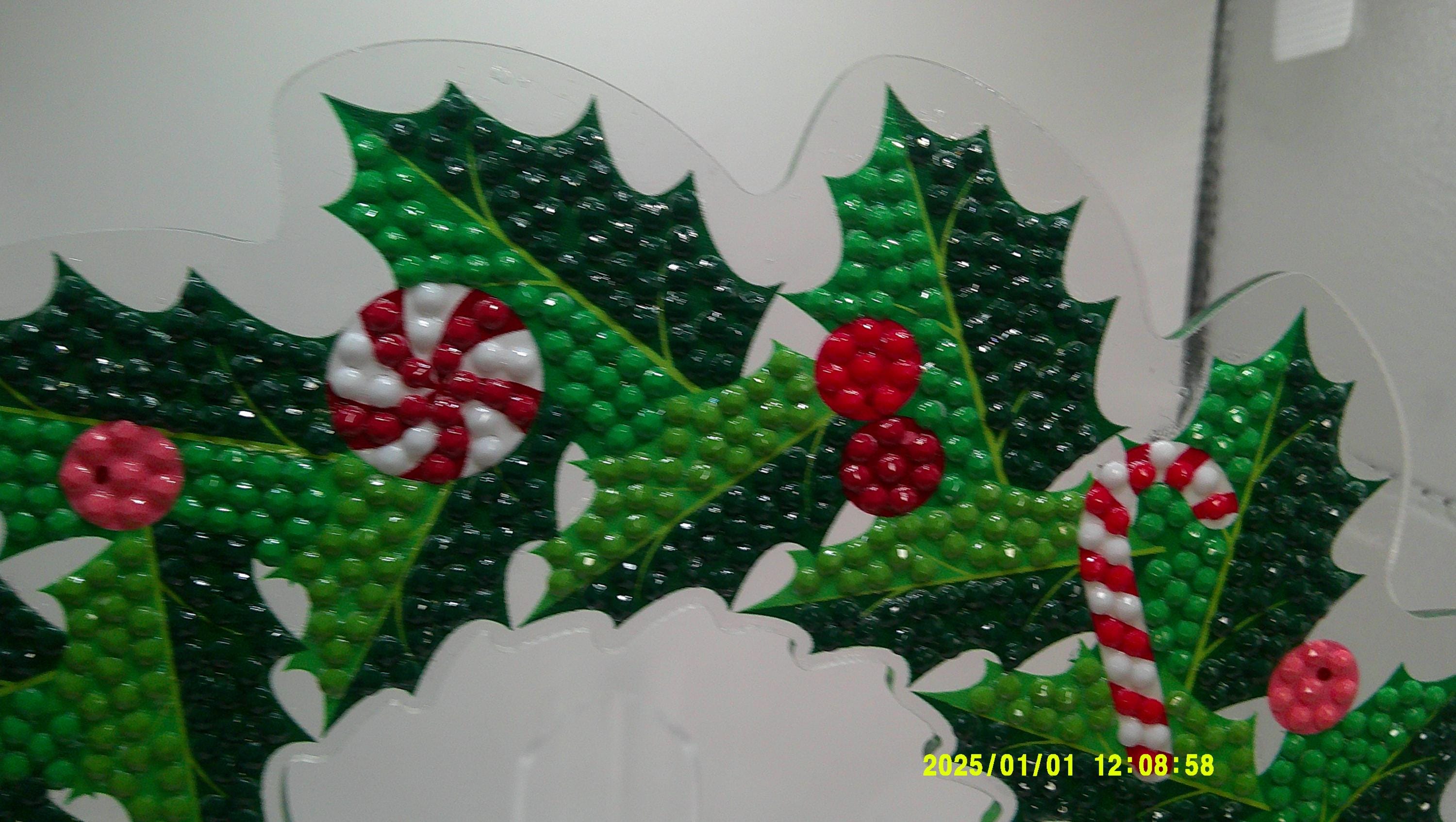 Peppermint Holly Wreath Diamond Art Decoration