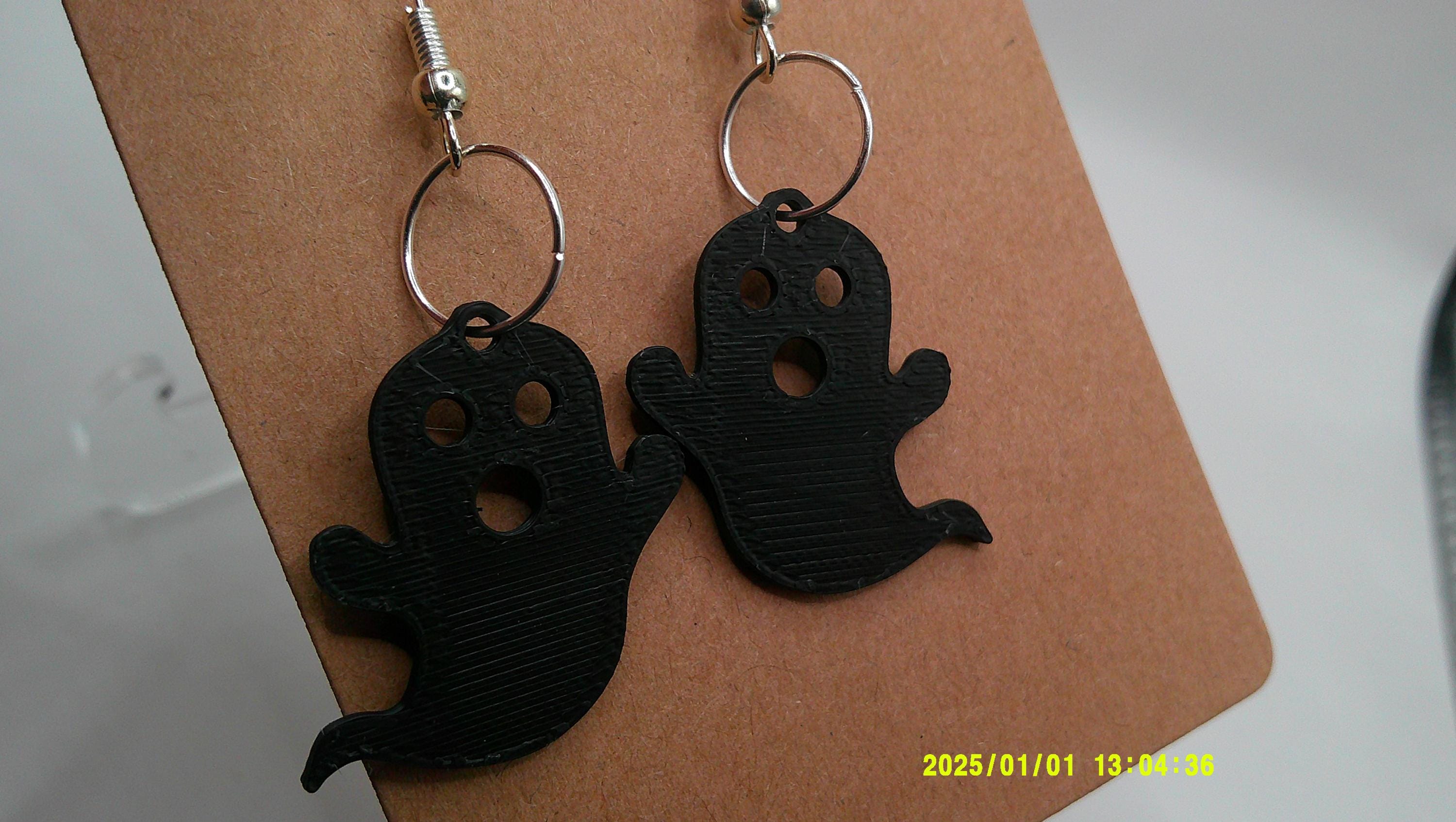 Shock & Boo Earrings – Wide-Eyed Ghost Drops
