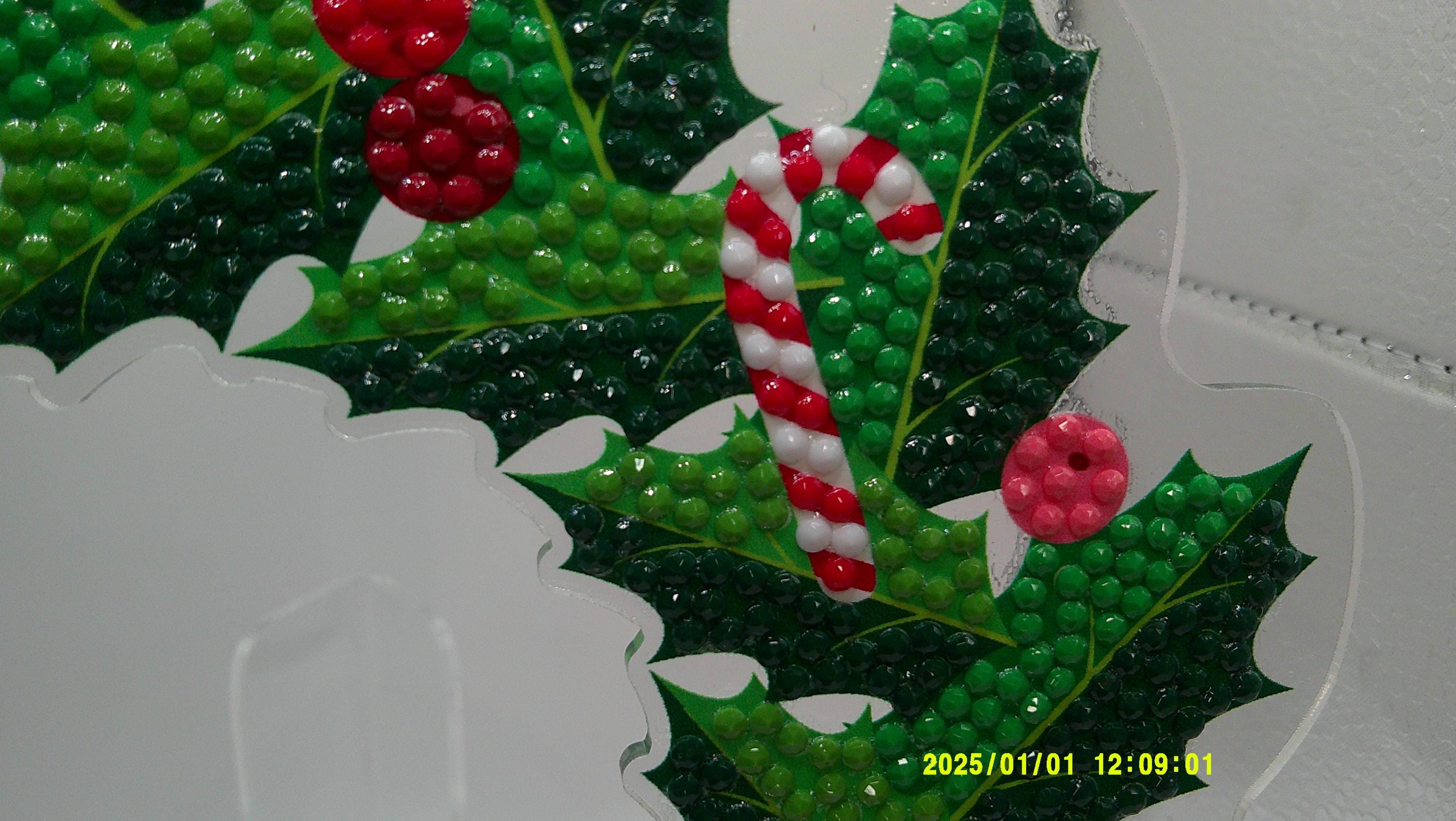 Peppermint Holly Wreath Diamond Art Decoration