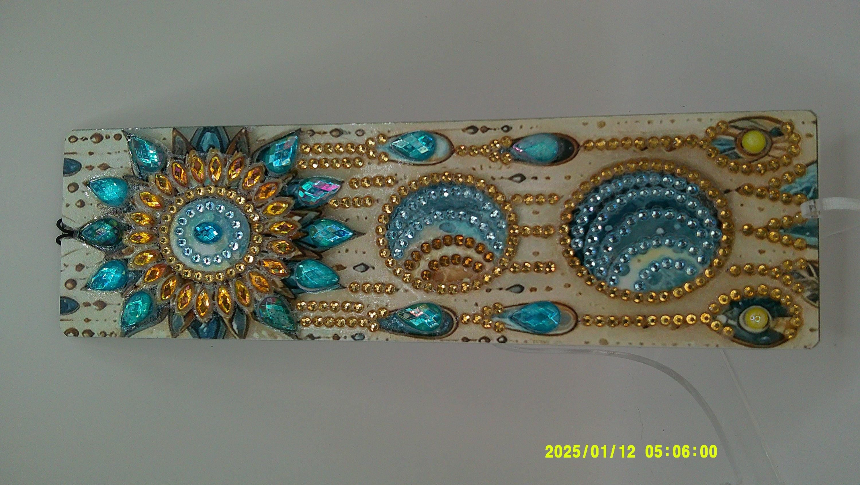 Floral & Circle Pattern Rhinestone Plaque | Artistic Gem Decor