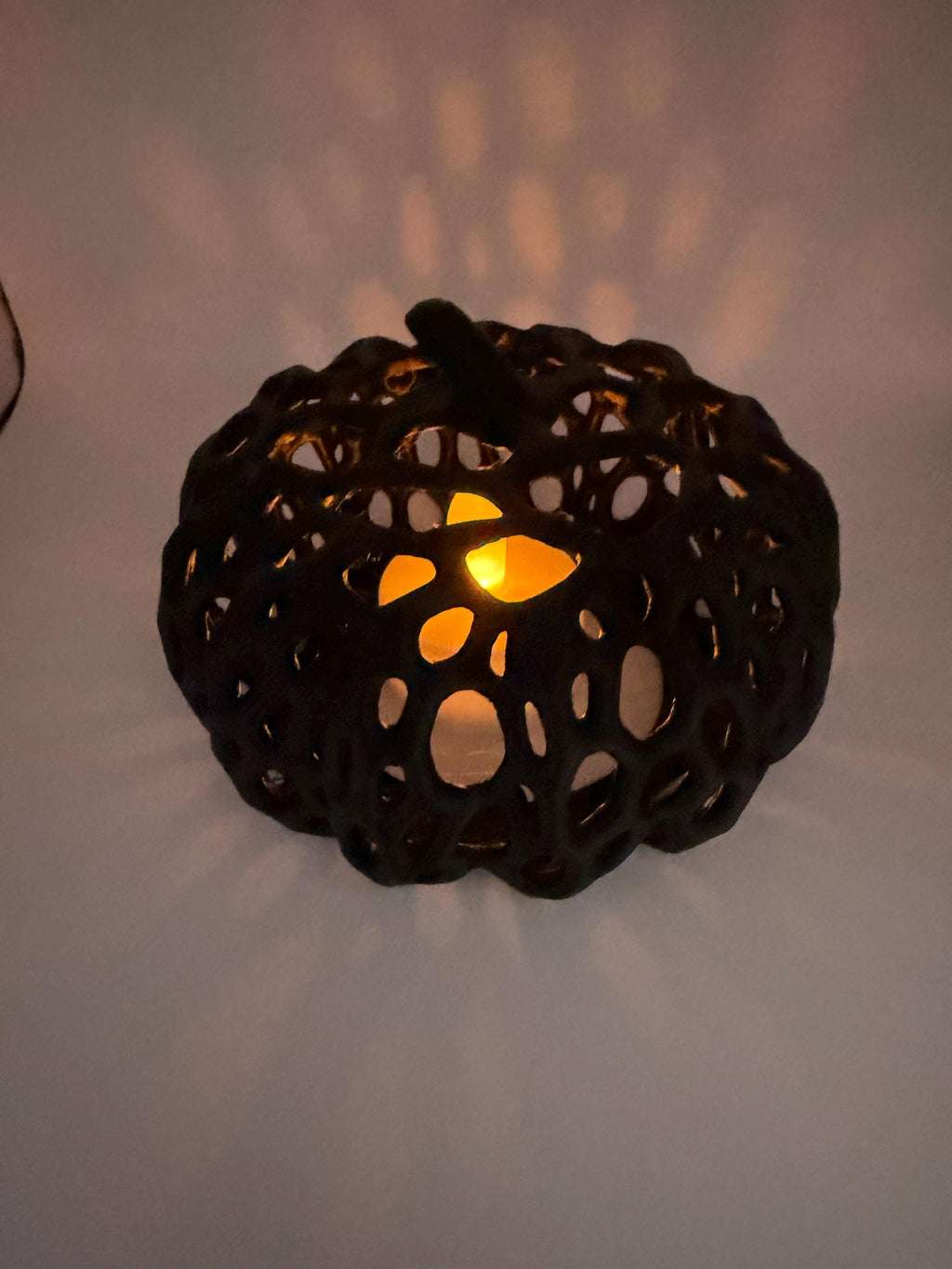 3D Printed Veroni-Style Pumpkin Tea Light Holder