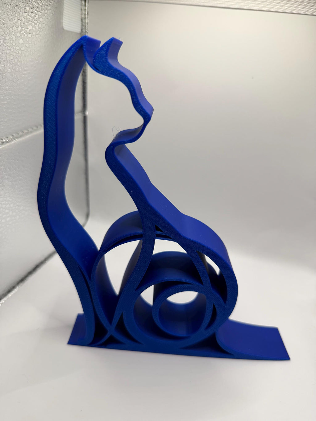 3D Printed Sleek Curved Cat Sculpture